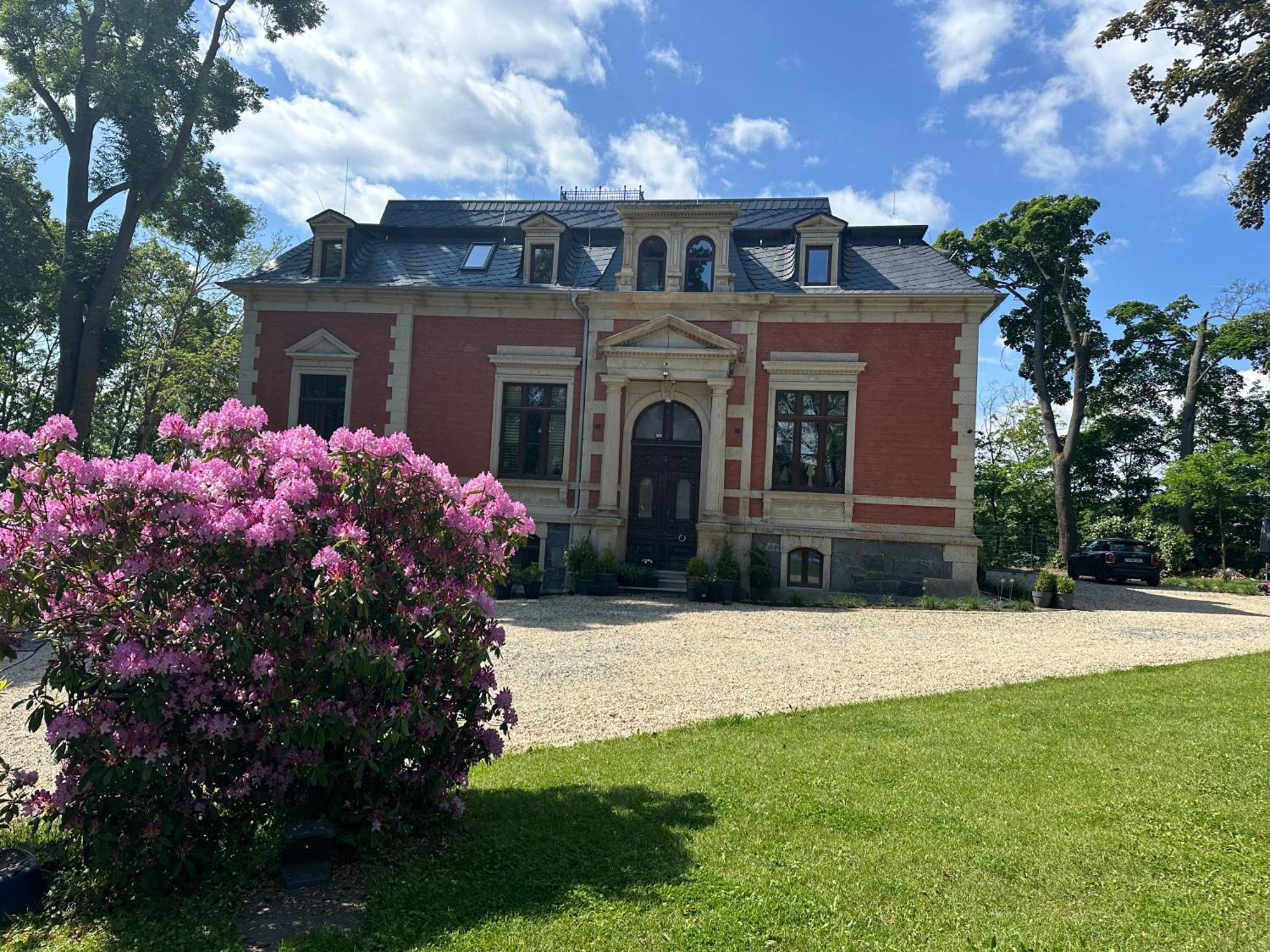 * Stadtvilla Plauen * * Aussergewoehnlich * 2 Zimmerwohnung * Zentrumsnah Exterior foto